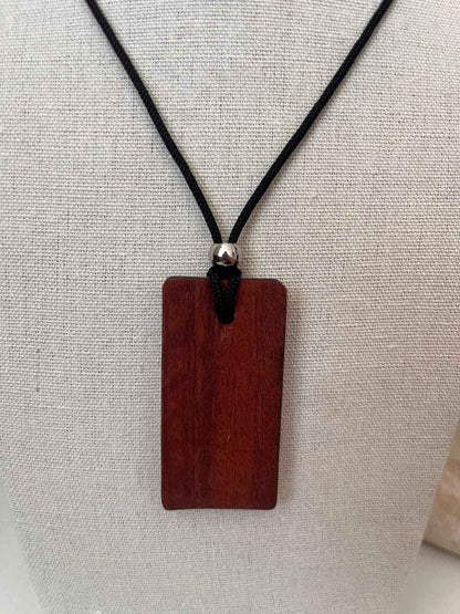 Wooden pendant necklaces