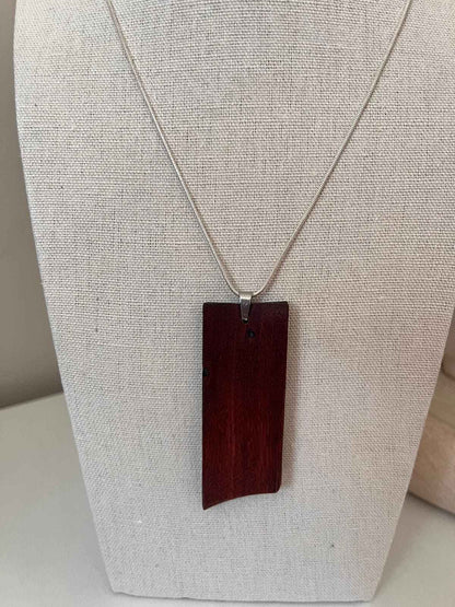 Wooden pendant necklaces