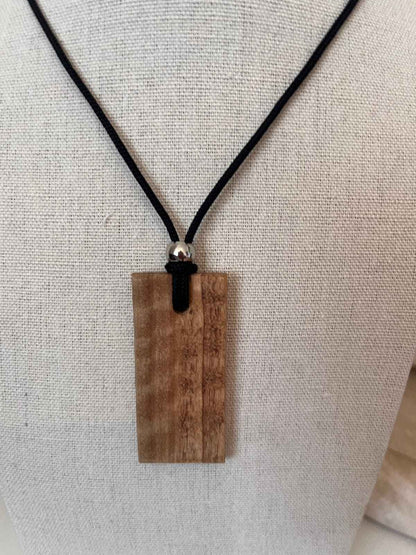 Wooden pendant necklaces